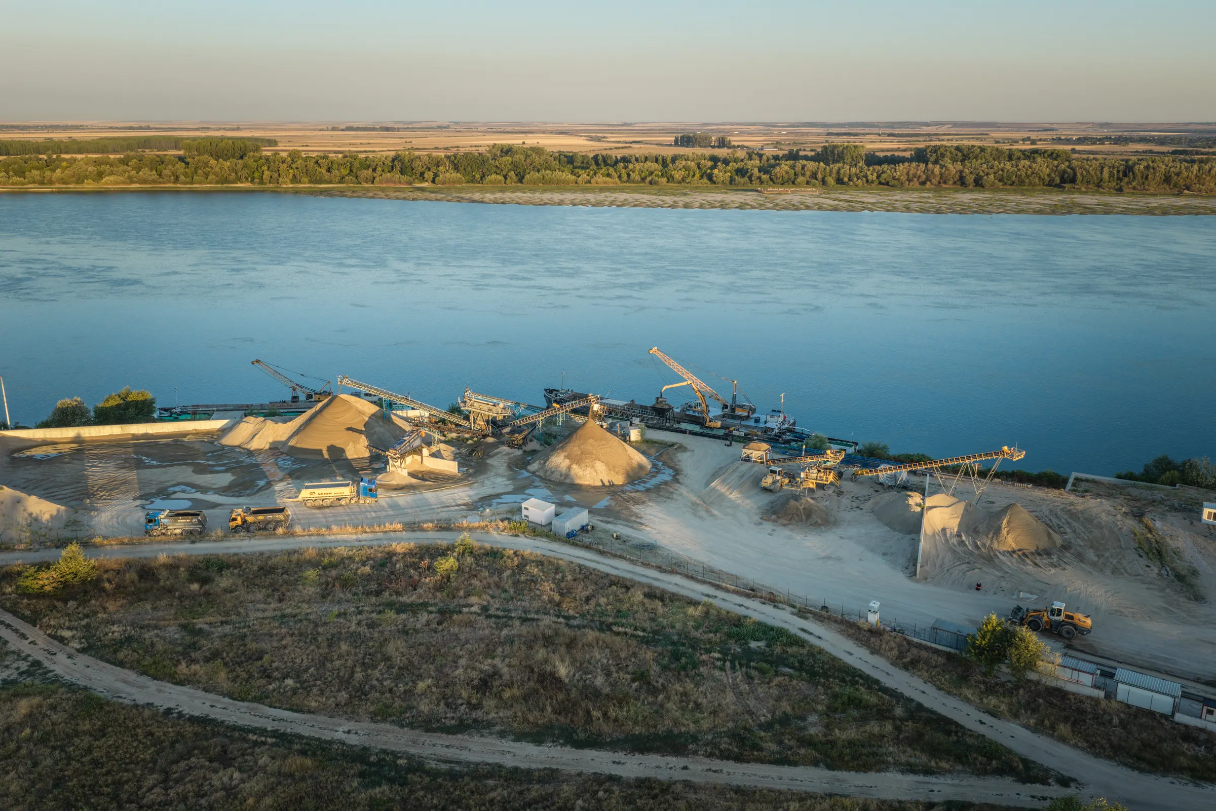 Производствена база на ИНЕРТ край река Дунав