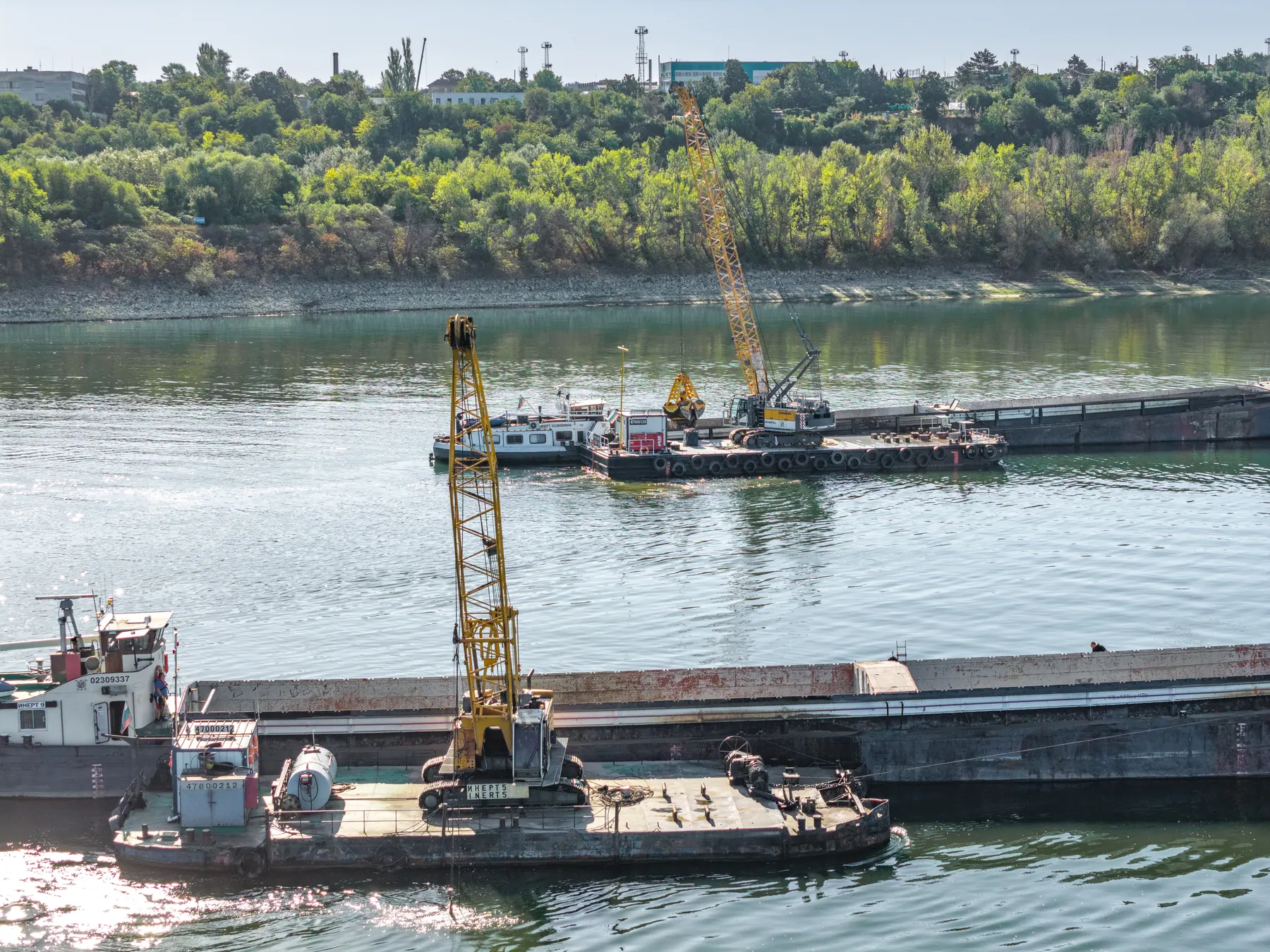 Плаващият флот на ИНЕРТ на река Дунав